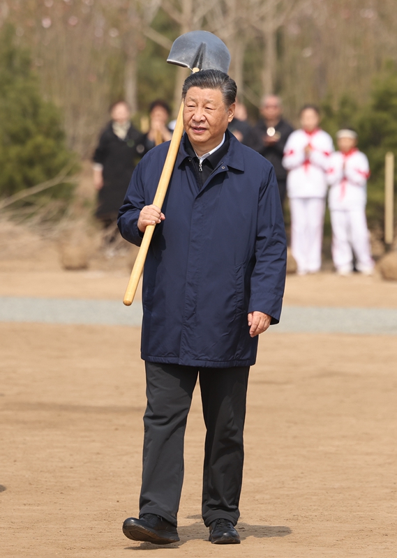 2024年4月3日，習(xí)近平總書記來到北京市通州區(qū)潞城鎮(zhèn)參加首都義務(wù)植樹活動。